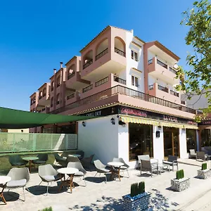 4* Hotel Nura &